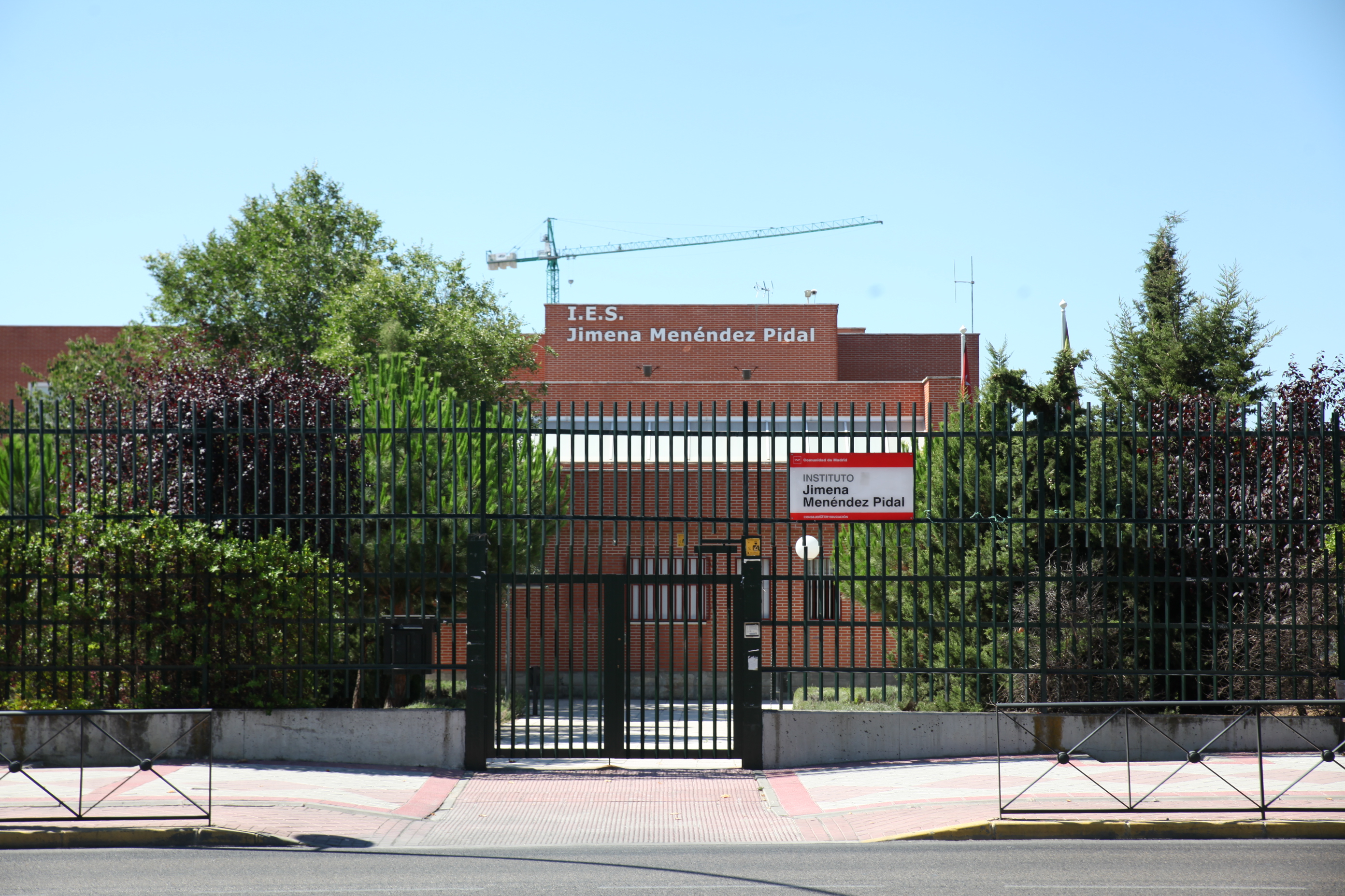 Fachada del IES Jimena Menéndez Pidal