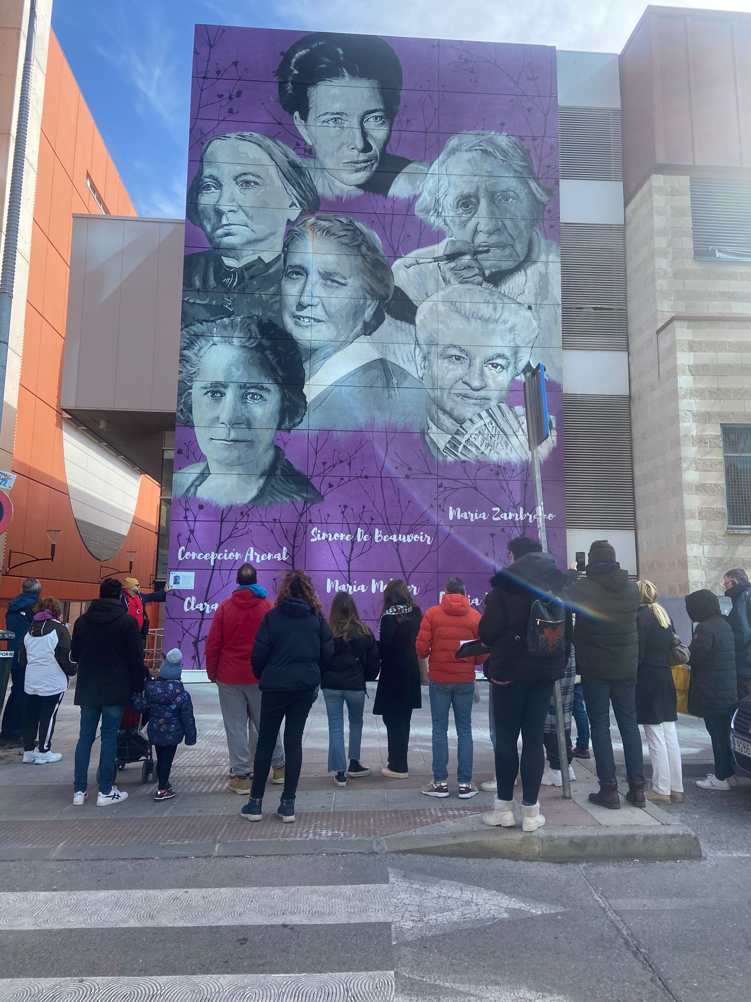 Continúan las visitas guiadas por los murales de arte urbano de la ciudad   22092023