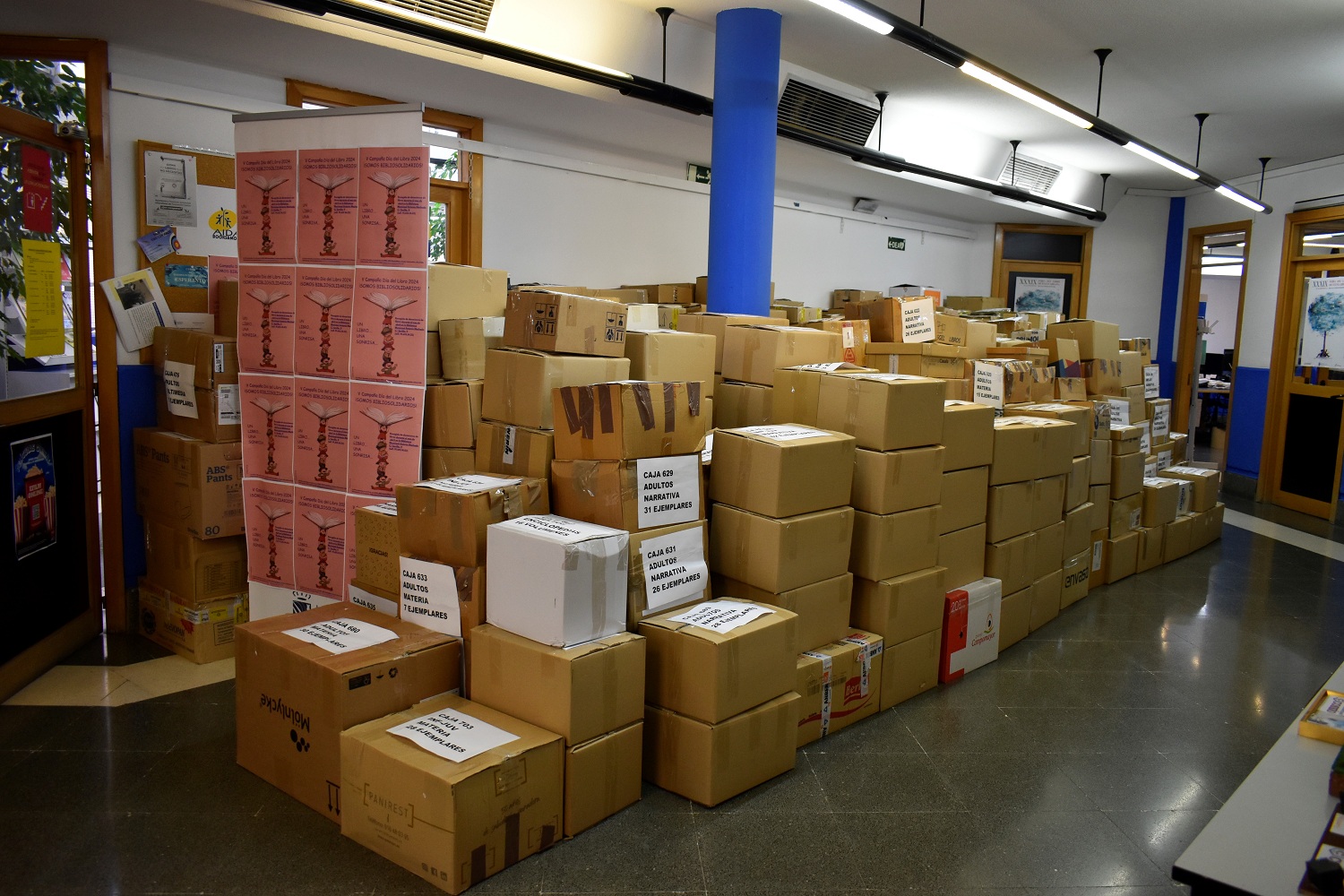 Material recogido en la anterior campaña de Bibliosolidarios