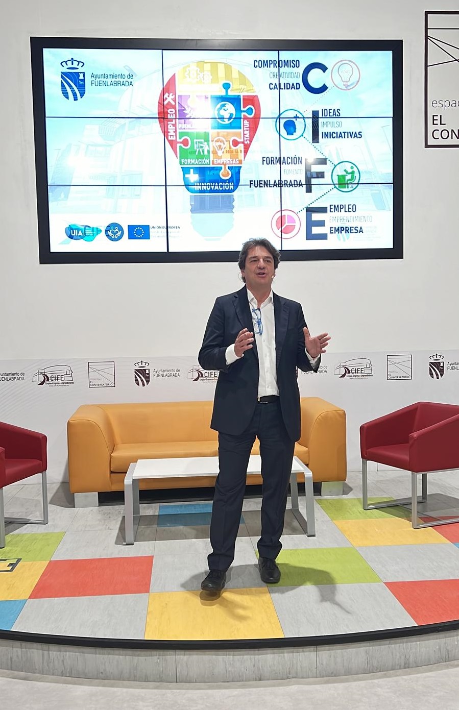 El alcalde, Javier Ayala, en la presentación del fin de las obras de rehabilitación del CIFE