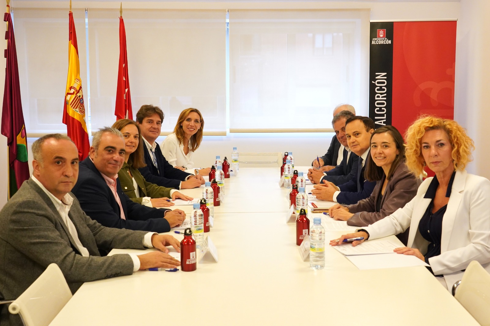 Alcaldes y alcaldesa de la Comisión por el acceso a la vivienda