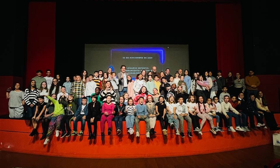 Pleno del Consejo de la infancia y adolescencia con alcalde 20-11-2025