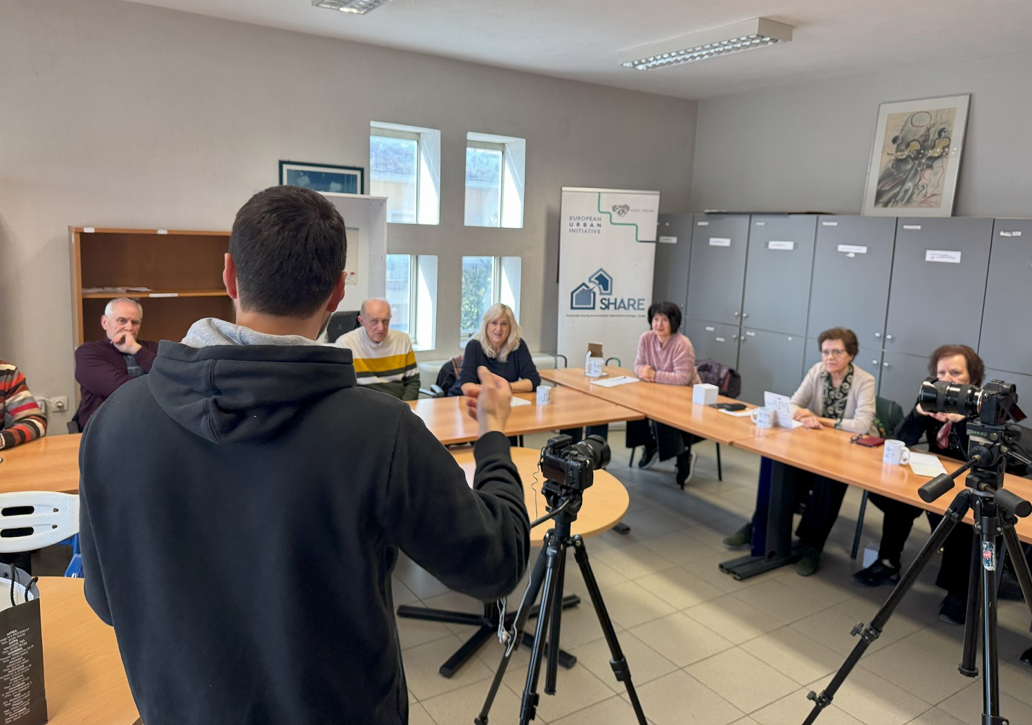 Participantes en la actividad intergeneracional en la ciudad de Larissa (Grecia)