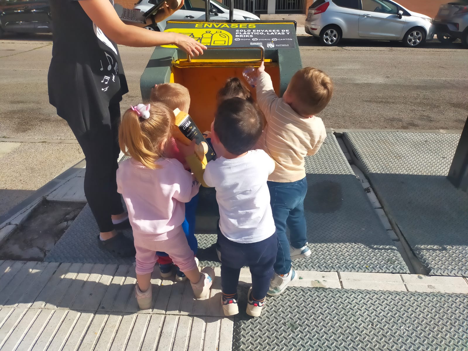 Jornada de reciclaje en una escuela infantil de Fuenlabrada