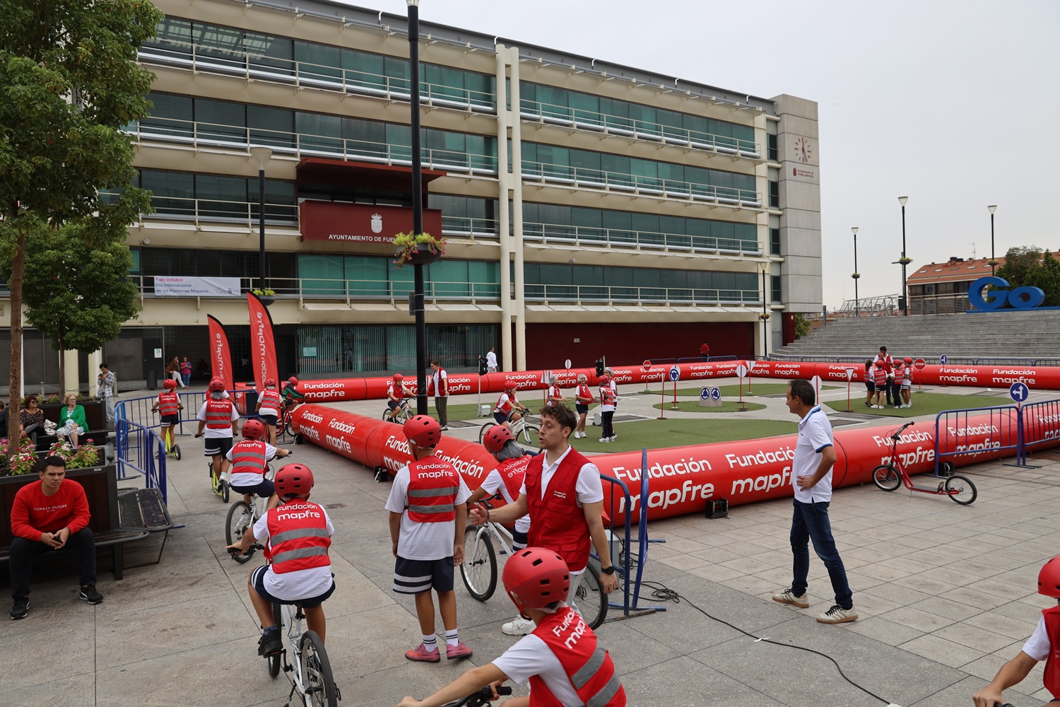 800 schoolchildren learn about road safety and how to prevent accidents