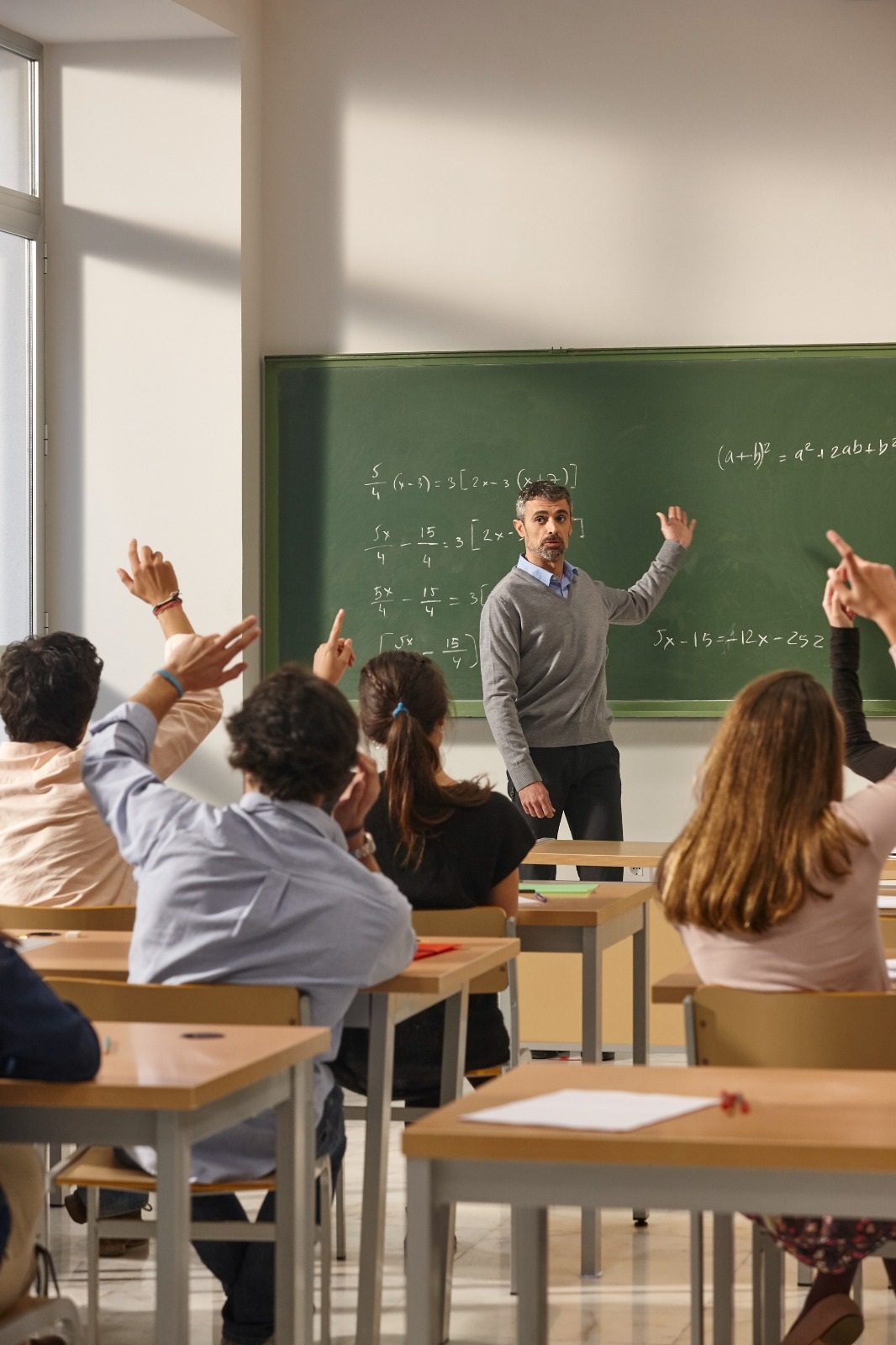 Imagen de un aula con adolescentes