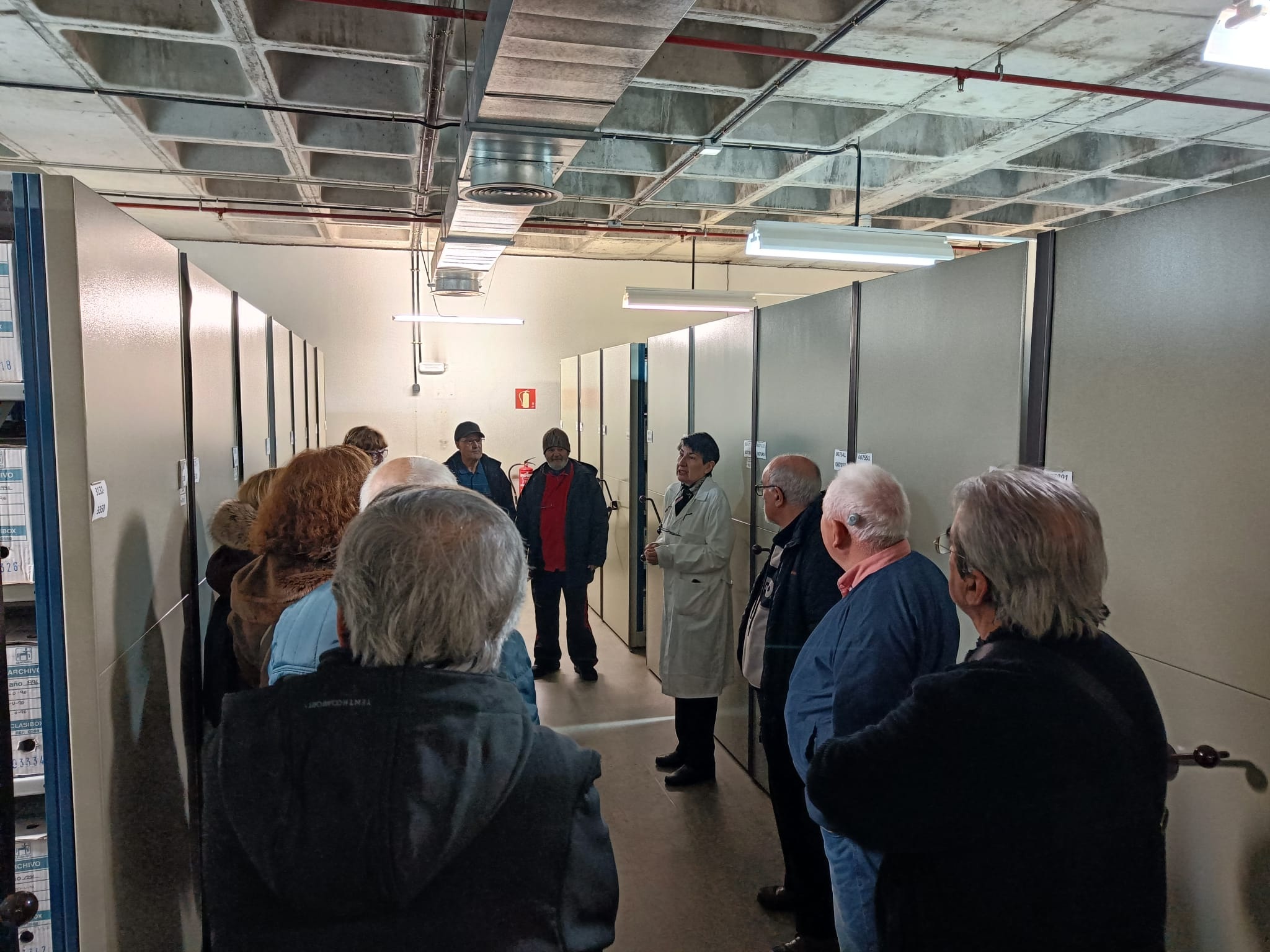 Una de las visitas al archivo municipal