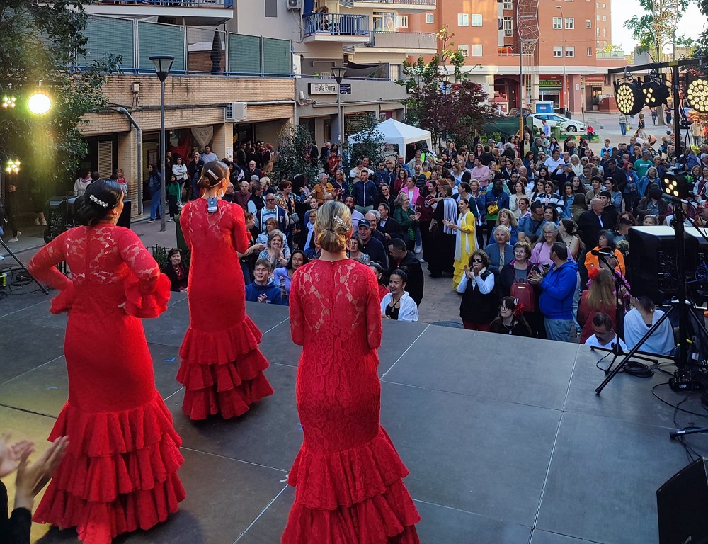 Bailaoras sobre un escenario