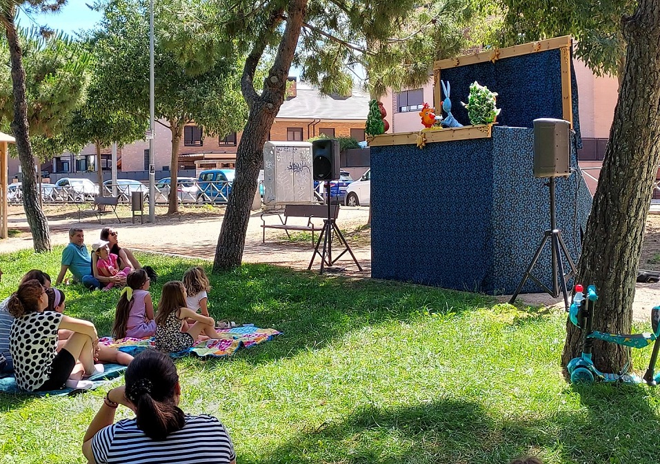 Títeres en un parque