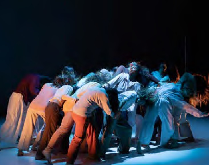 Bailarines en el escenario