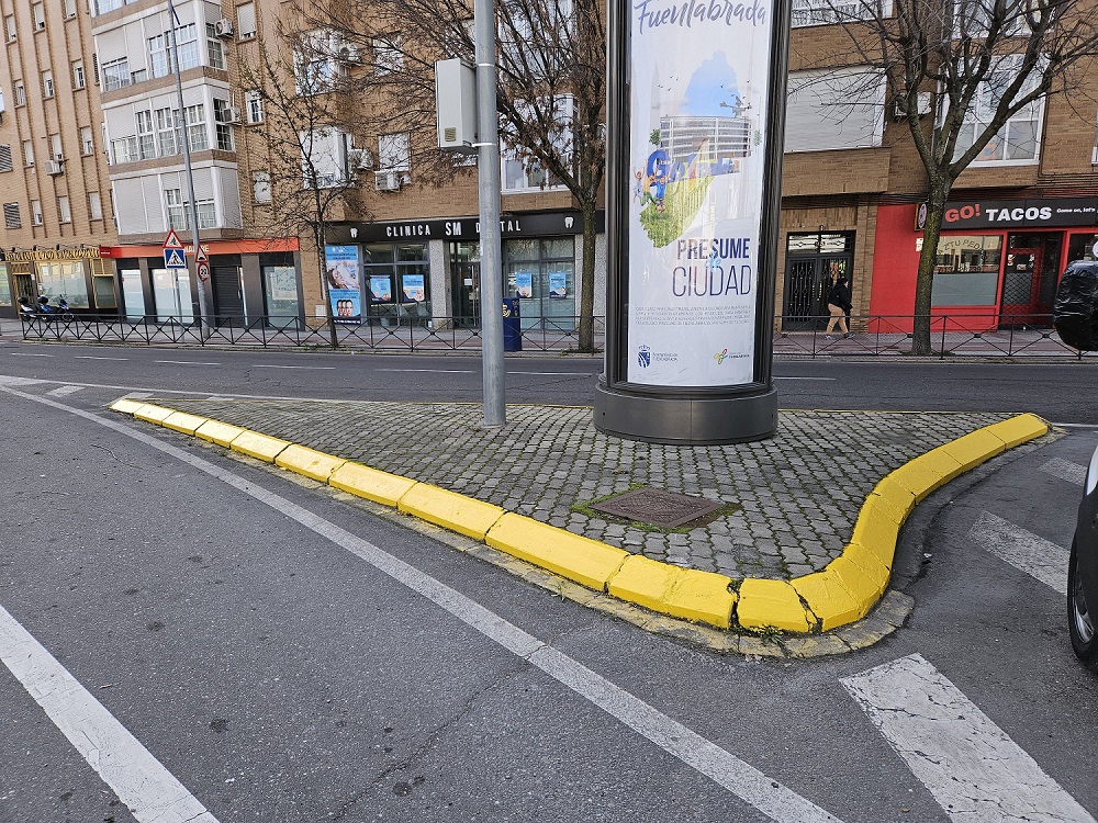 Mantenimiento senaletica vial en diversos puntos de la ciudad 11022025
