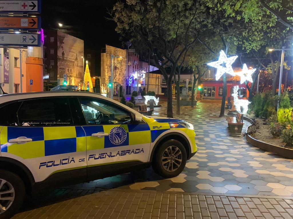 Agentes de Policía Local ejercen sus labores de vigilancia en Navidad