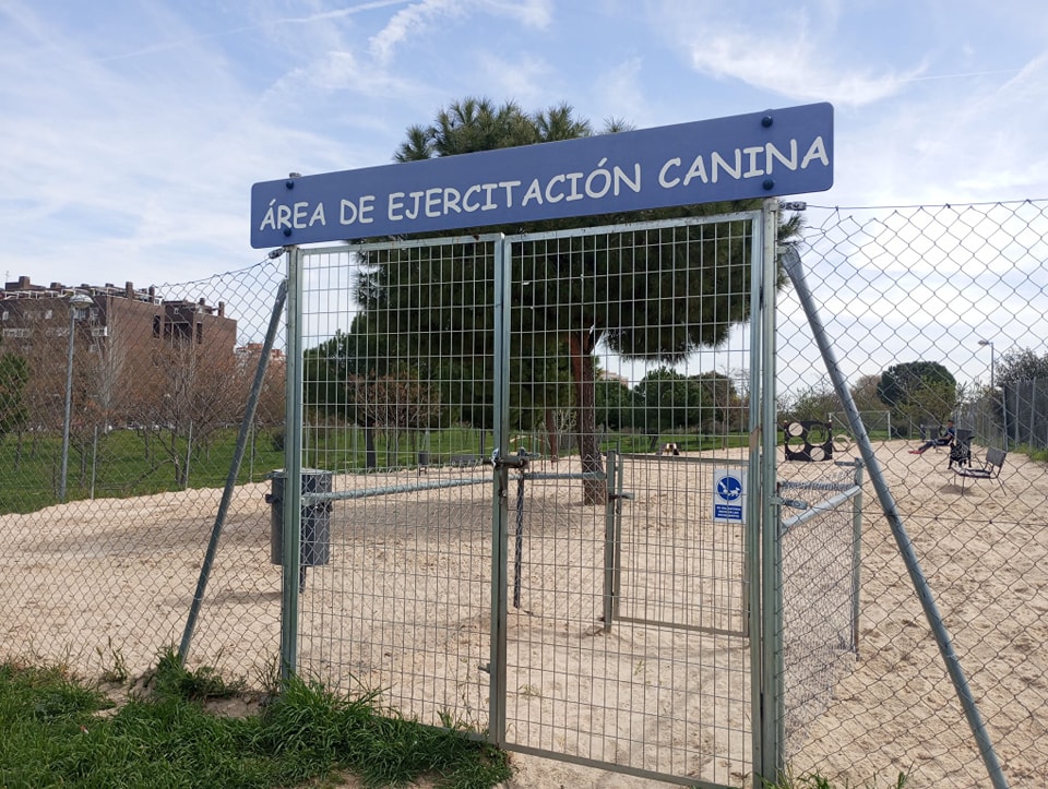 Área canina en Fuenlabrada