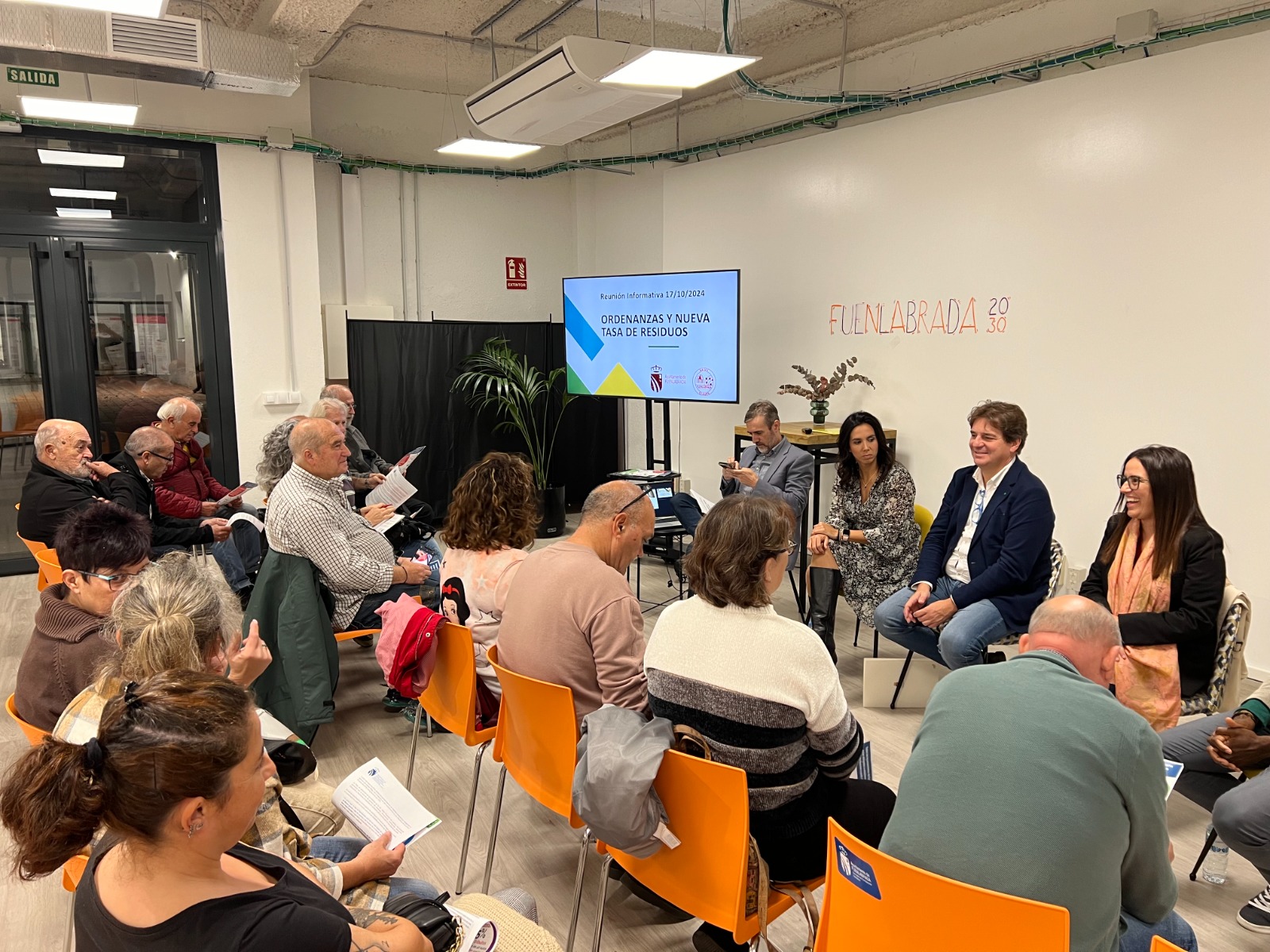 Imagen de la reunión con CLAVES