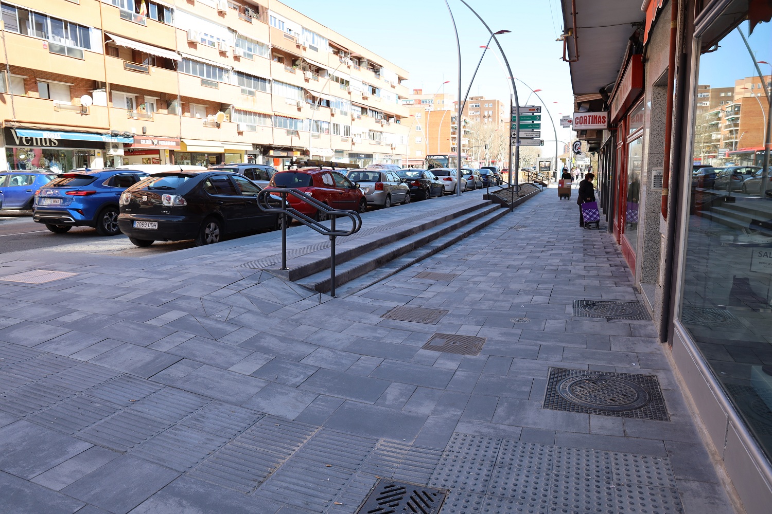 Aceras remodeladas en la calle Leganés