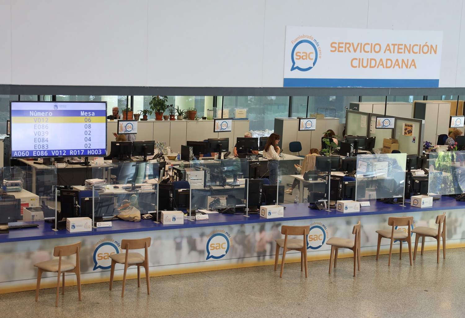 Mostrador del Servicio de Atención Ciudadana del Ayuntamiento de Fuenlabrada