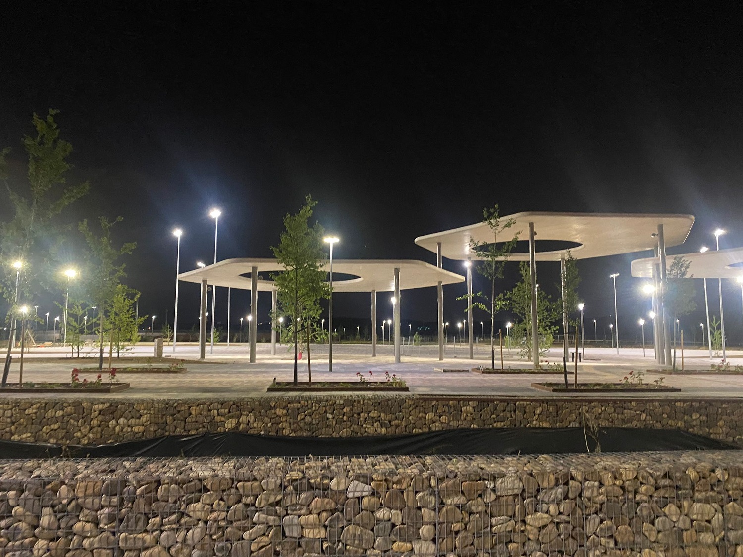 Parque Ferial iluminado días antes a su inauguración 