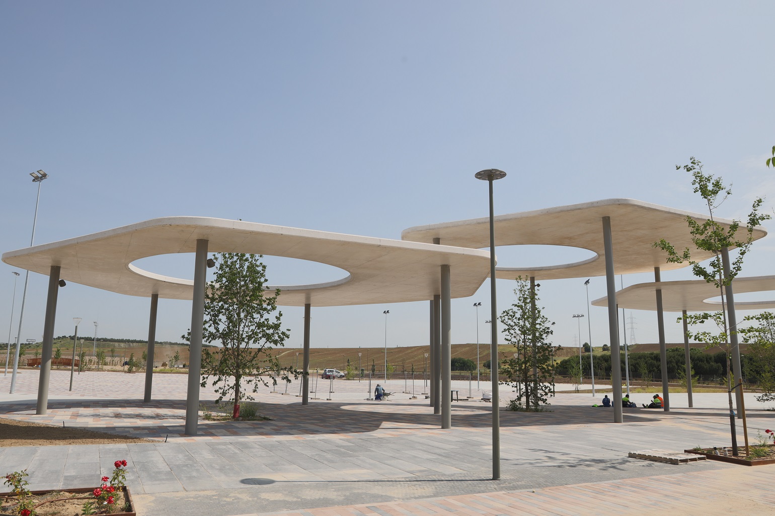 Plaza de acceso al Parque Ferial