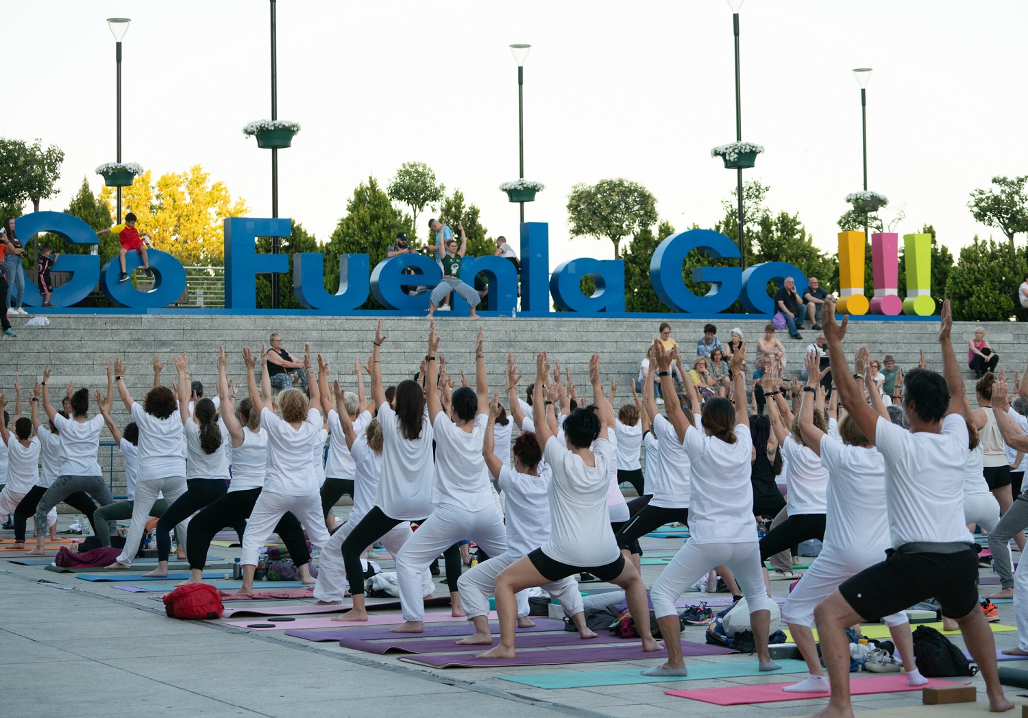 Participantes en el Día Internacional del Yoga de 2024