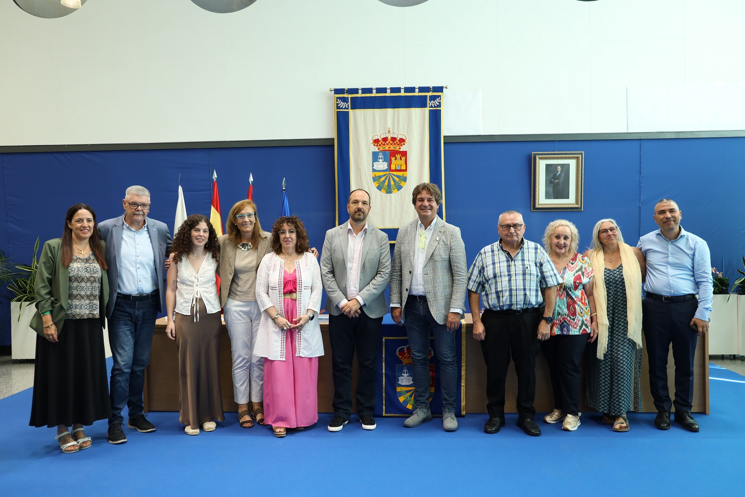 Los alcaldes con representantes de las entidades