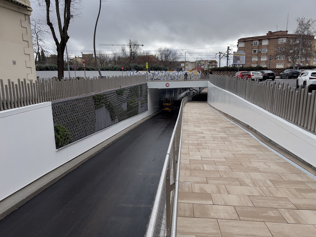 Paso bajo las vías calle Móstoles