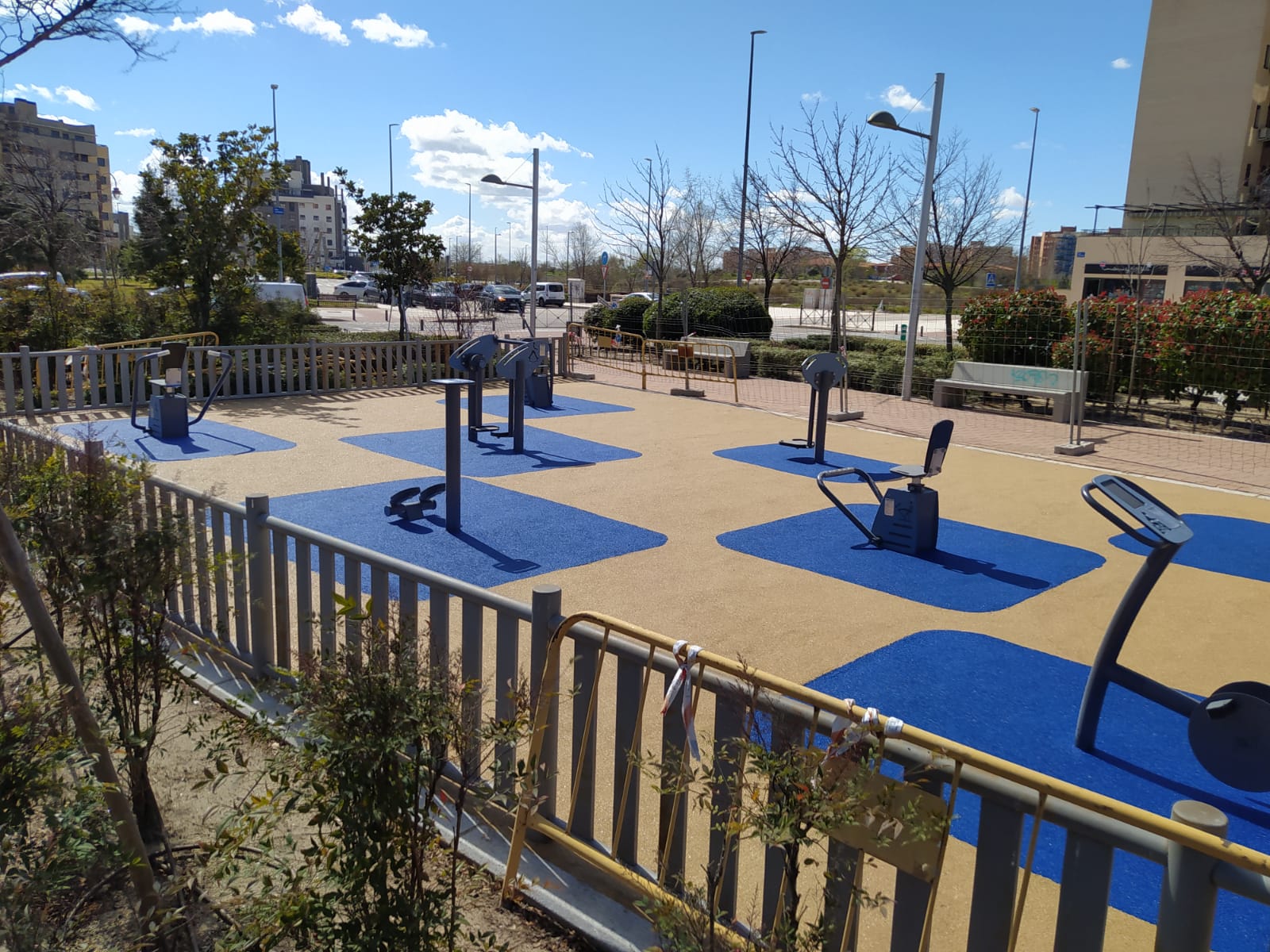 El Ayuntamiento mejora y rennueva areas de juego en parques y zonas de recreo