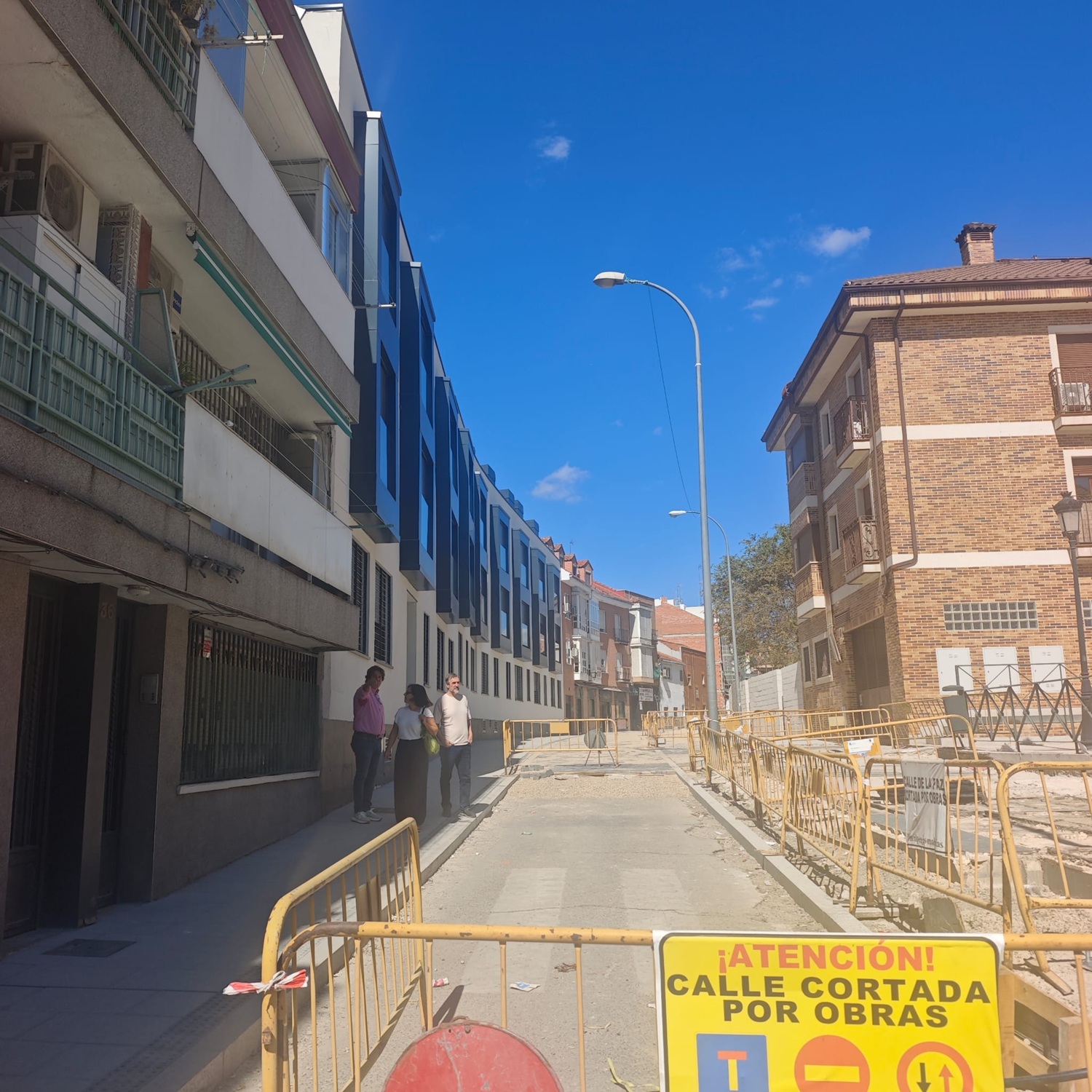 Alcalde visitando las obras de la calle Mártires