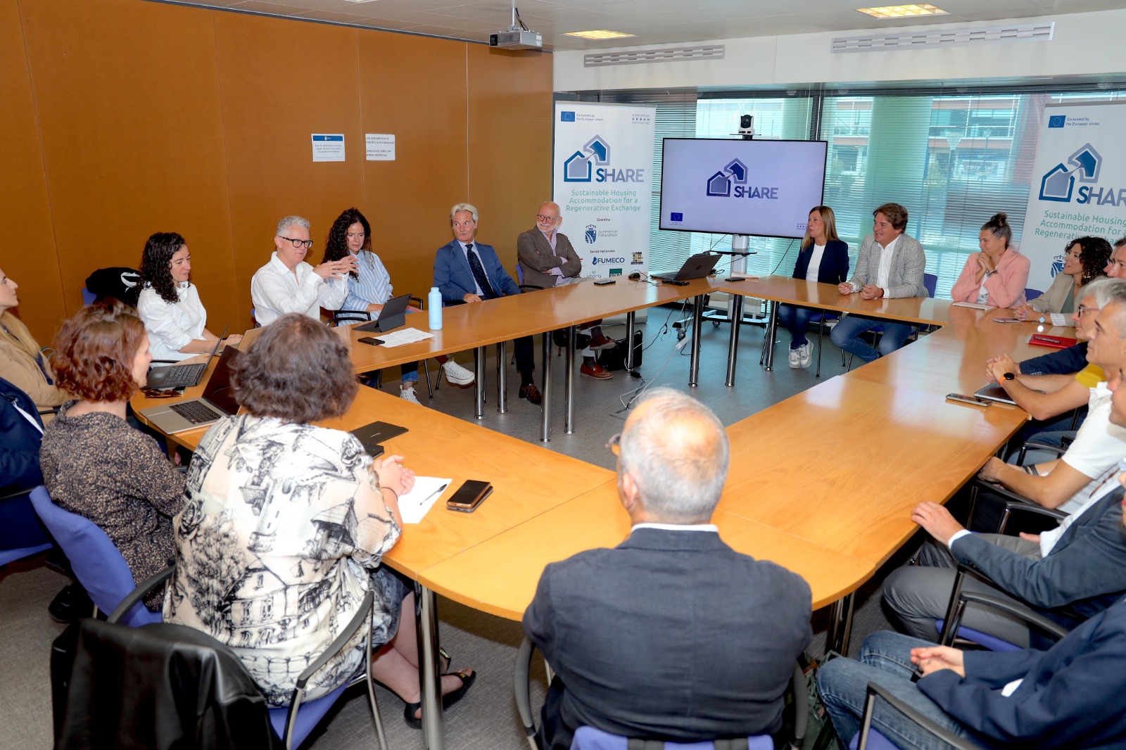 Reunión de los socios nacionales e internacionales del proyecto Share con el alcalde de Fuenlabrada