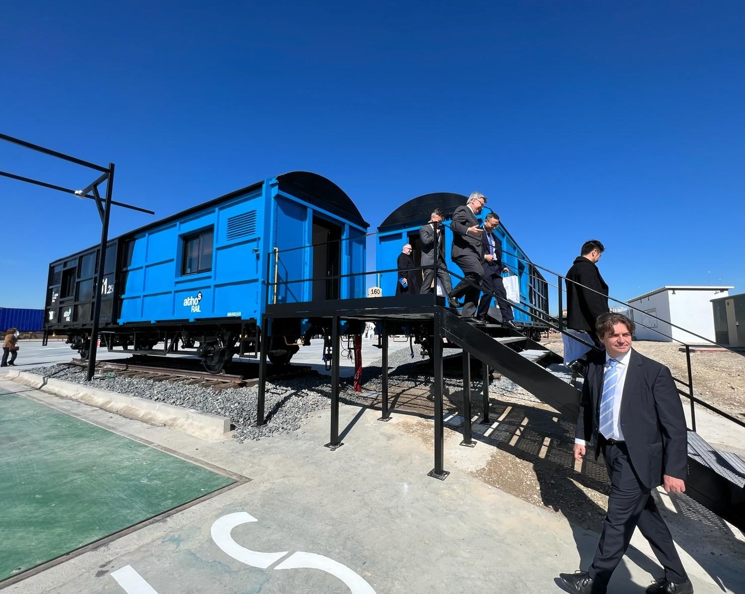 El alcalde, Javier Ayala ha destacado hoy la “enorme proyección internacional que ha alcanzado Fuenlabrada como polo de atracción de inversiones”.   Estas declaraciones las ha hecho durante la inauguración en la ciudad de una terminal ferroviaria para productos refrigerados que cuenta con financiación de Fondos Europeos.