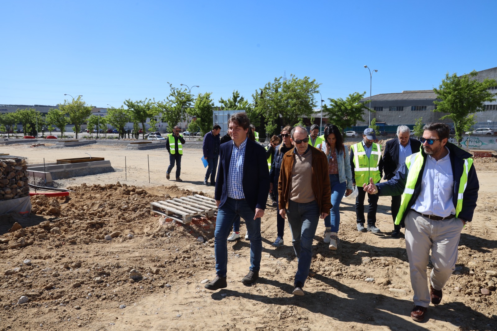 El alcalde, acompañado de personal técnico visitan las obras del Parque El Ferial