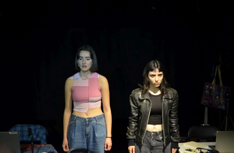 Escena de Fake