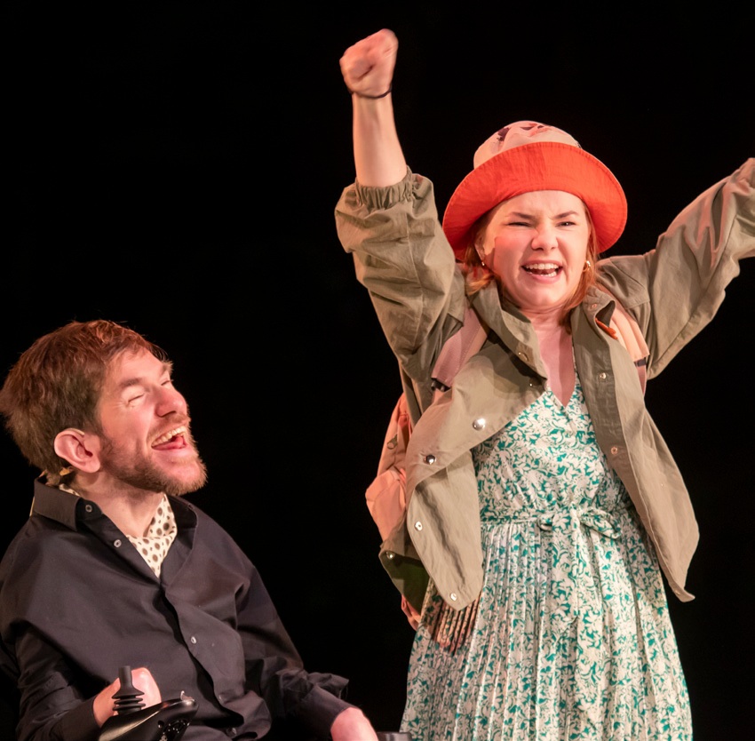 Sabes que las flores de plástico nunca han vivido, ¿verdad?