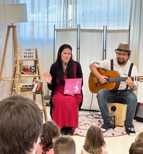 Entre cuentos y canciones