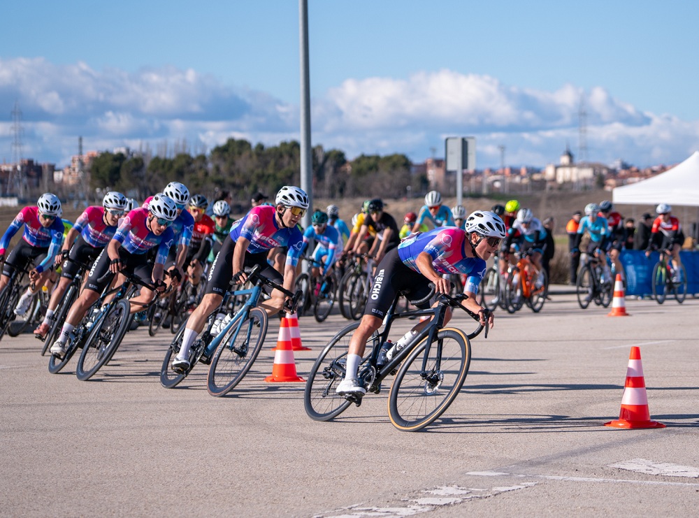 Ciclistas en una carrera