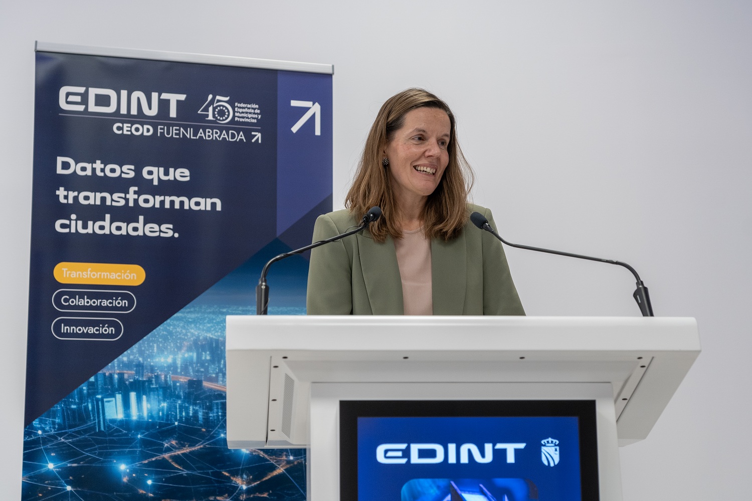 Ruth del Campo en el atril