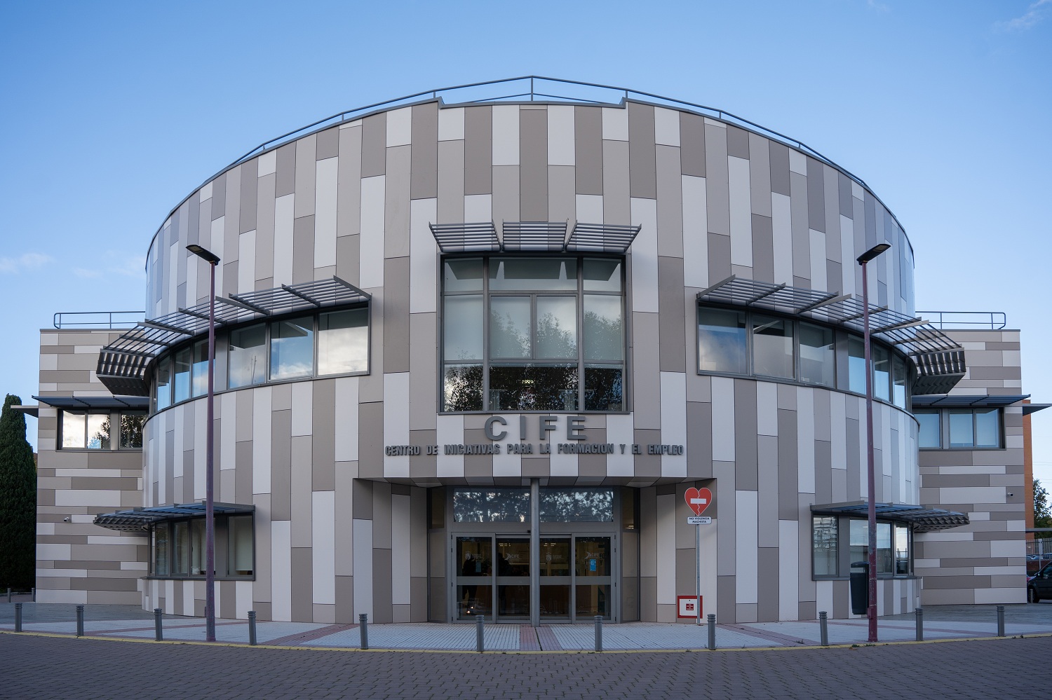 Fachada del CIFE