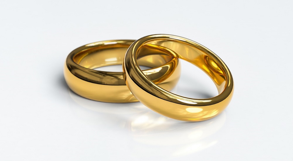 Dos anillos dorados