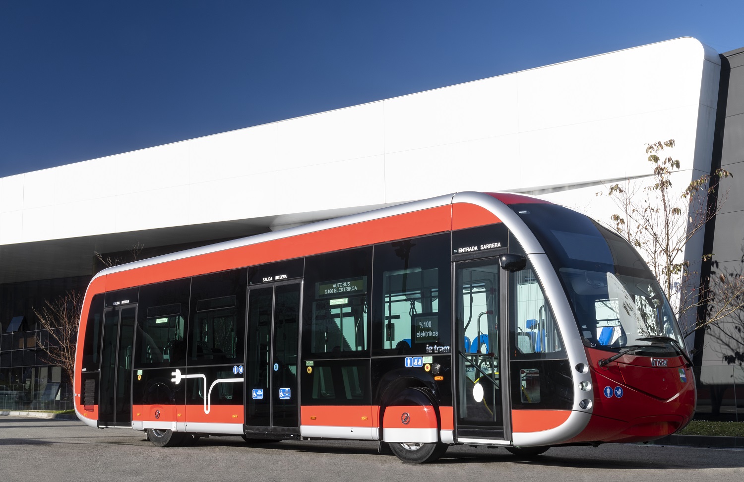 El pleno aprueba solicitar se instale pago con tarjeta en autobuses EMTF 06022023