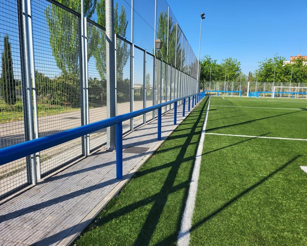 Instalación protectores vallado en campos de fútbol 2442023