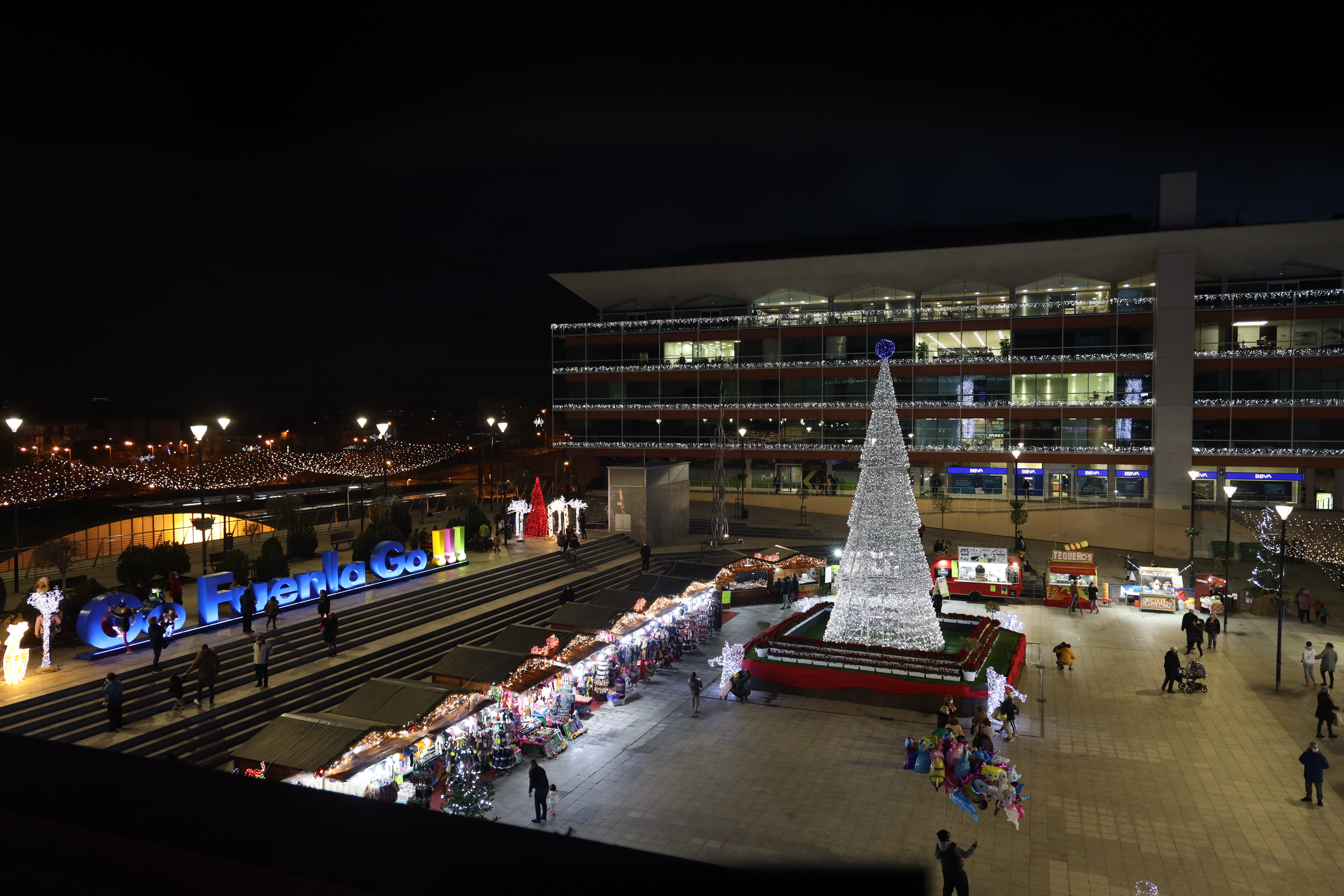 Plaza de la Constitución con ambiente navideño