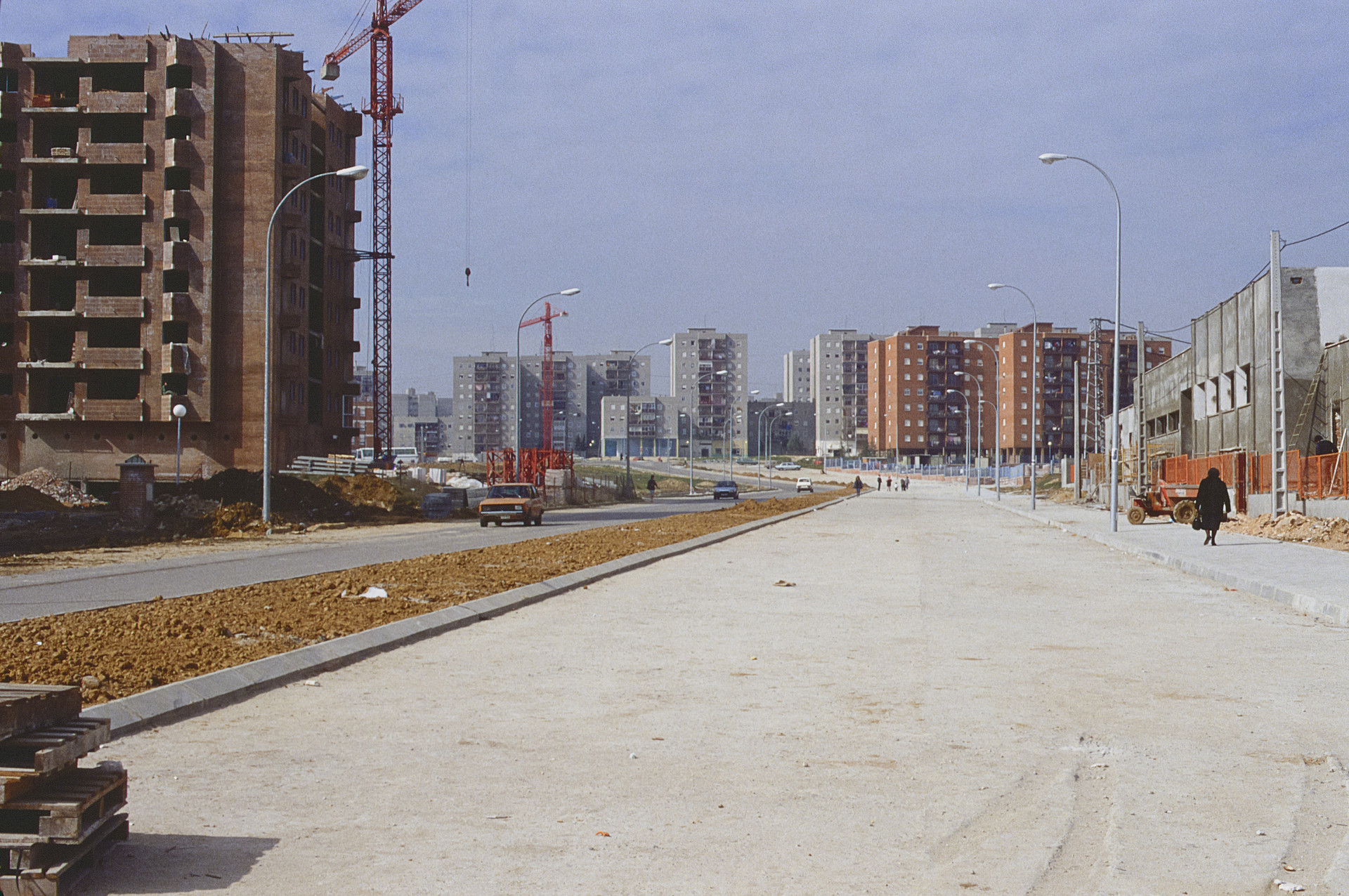 Avenida de las Provincias con edificios en construcción