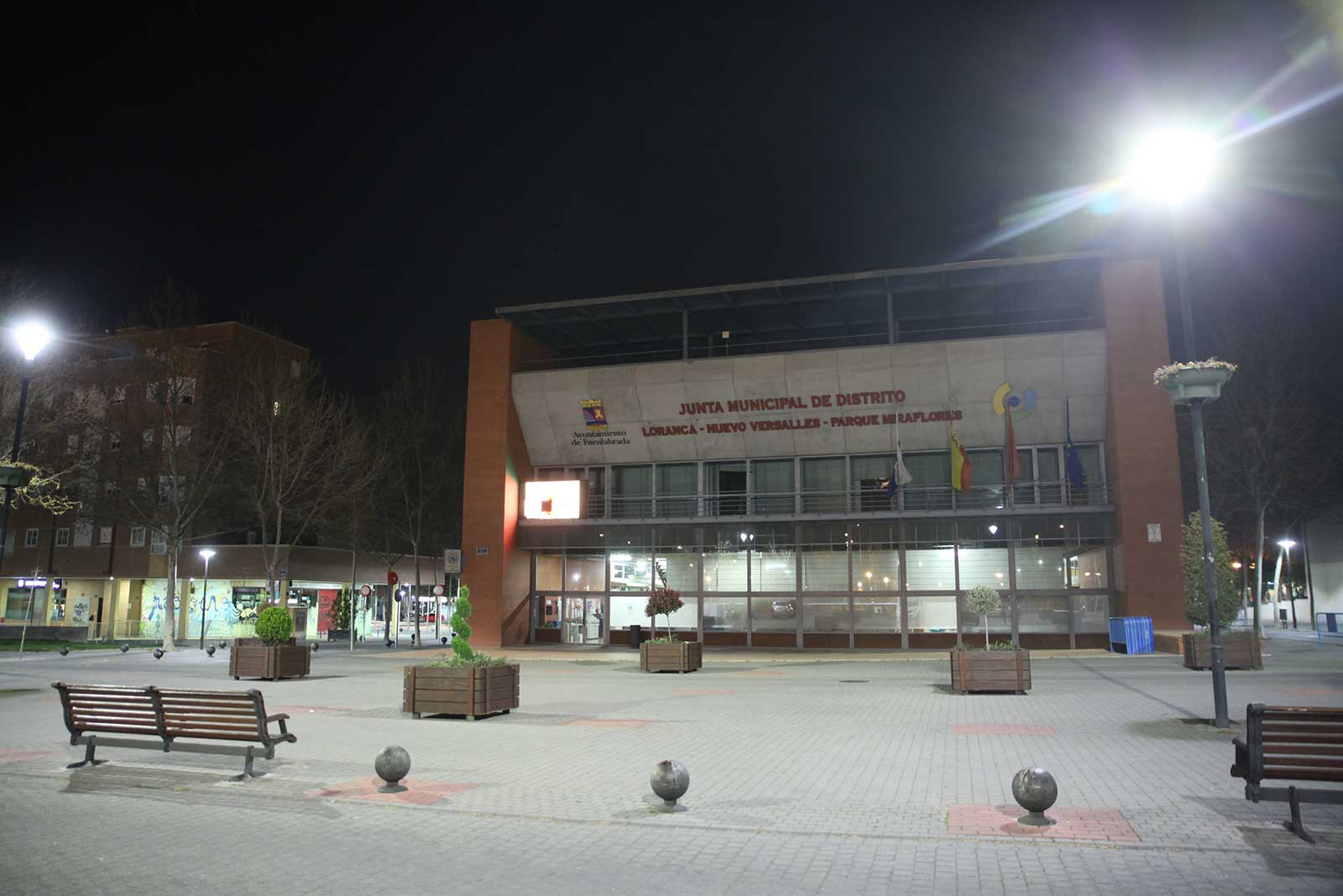 Edificio de la Junta de Distrito de Loranca, Nuevo Versalles y Parque Miraflores