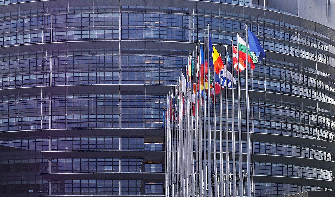   Imagen del Parlamento Europeo de Erich Westendarp en Pixabay